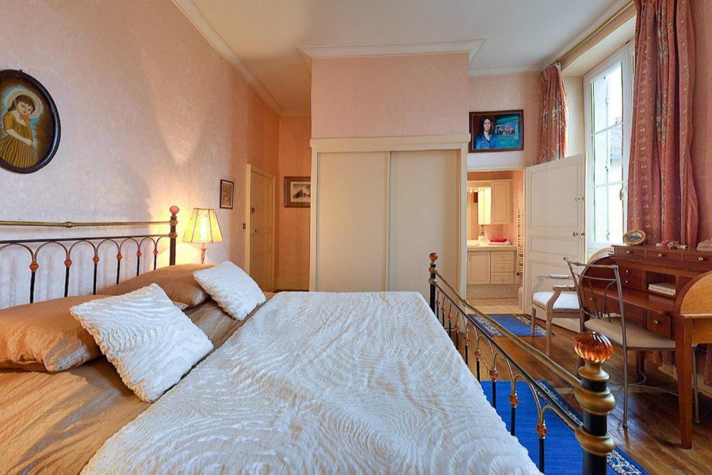 Amphore Du Berry Saint-Amand-Mont-Rond 部屋 写真